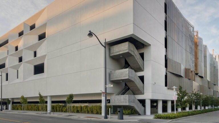 Stucco Garage in San Francisco is a Work of Art