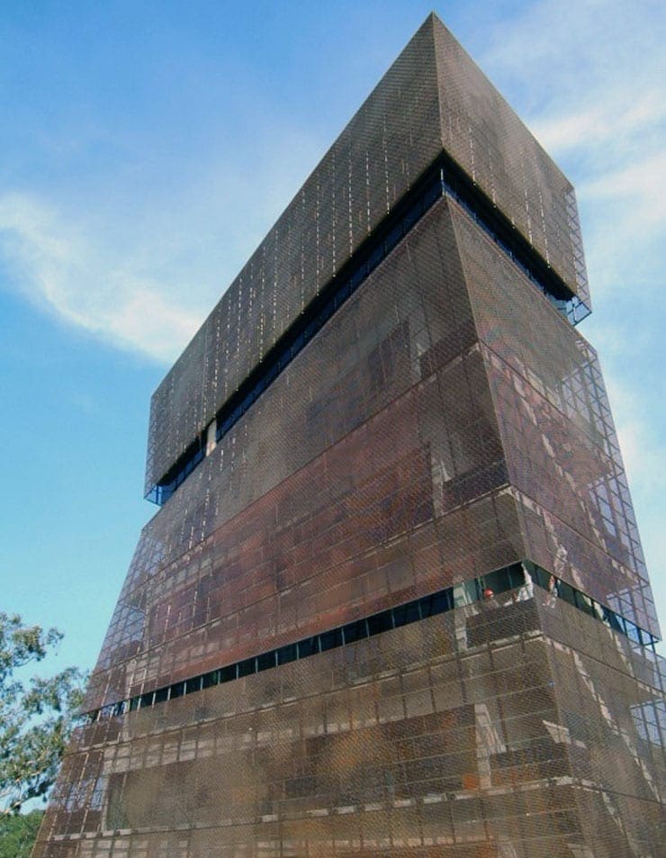 Finished construction of the de Young Museum.