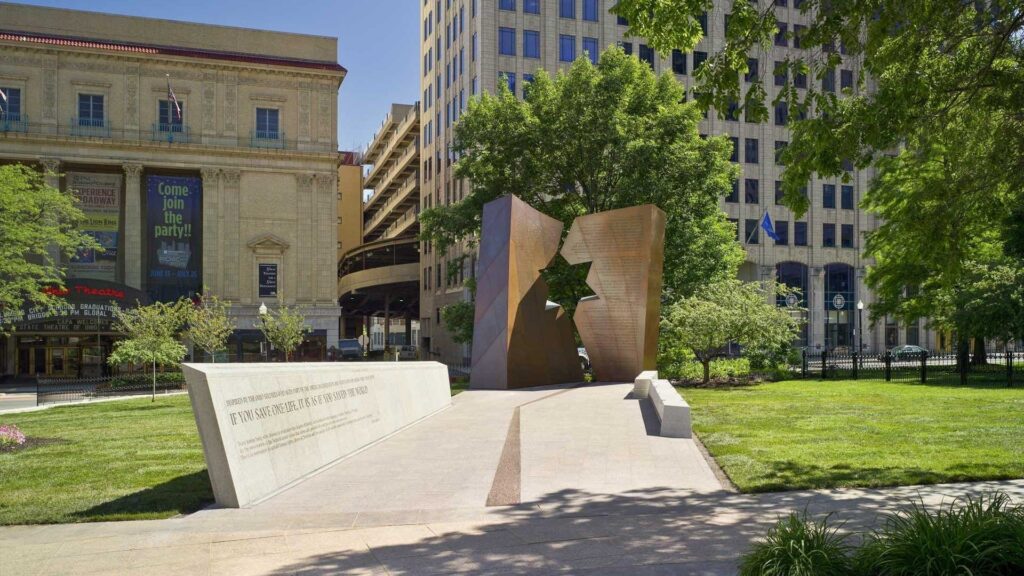 Making of the Memorial