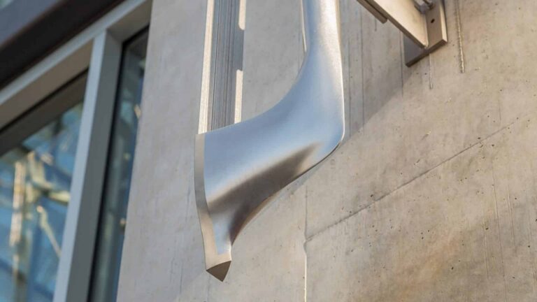 Video: Massive Violin Bow