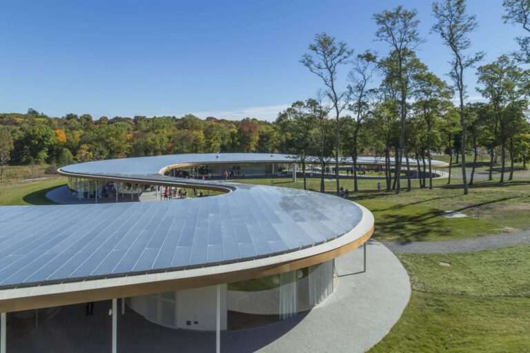 Grace Farms: Randy Stratman describes how the roof’s dual curves are made.