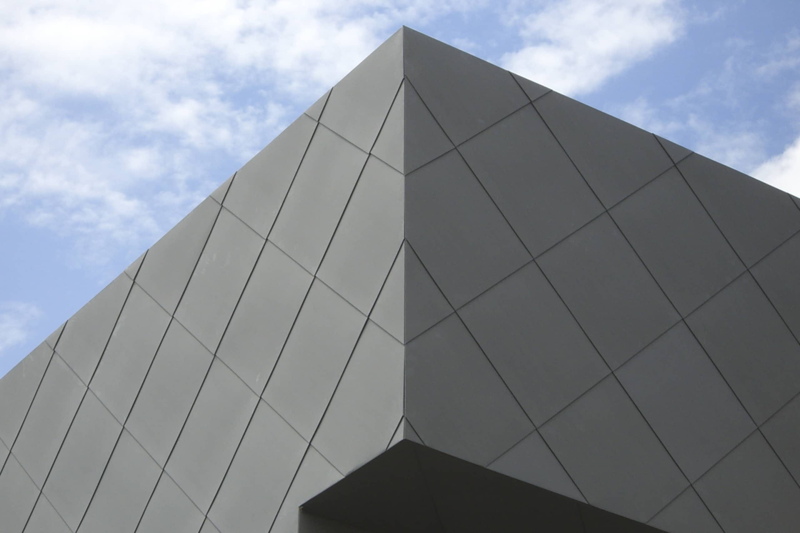 CORNER DETAIL OF THE ZINC FACADE ON THE DODGE PAINTING BUILDING AT KCAI