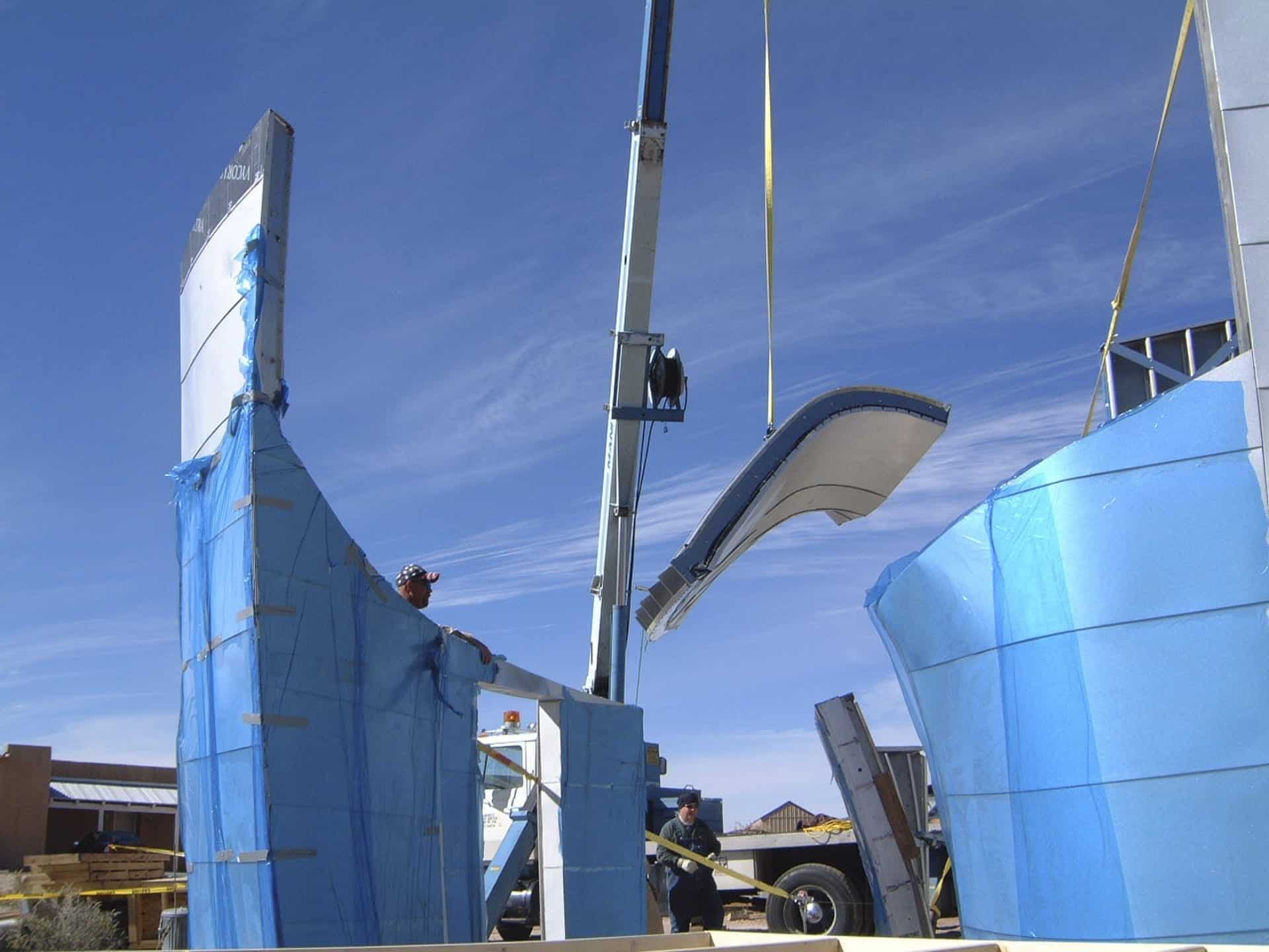 A single ZEPPS assembly is raised and installed at the Turbulence House in Abiquiu, New Mexico.