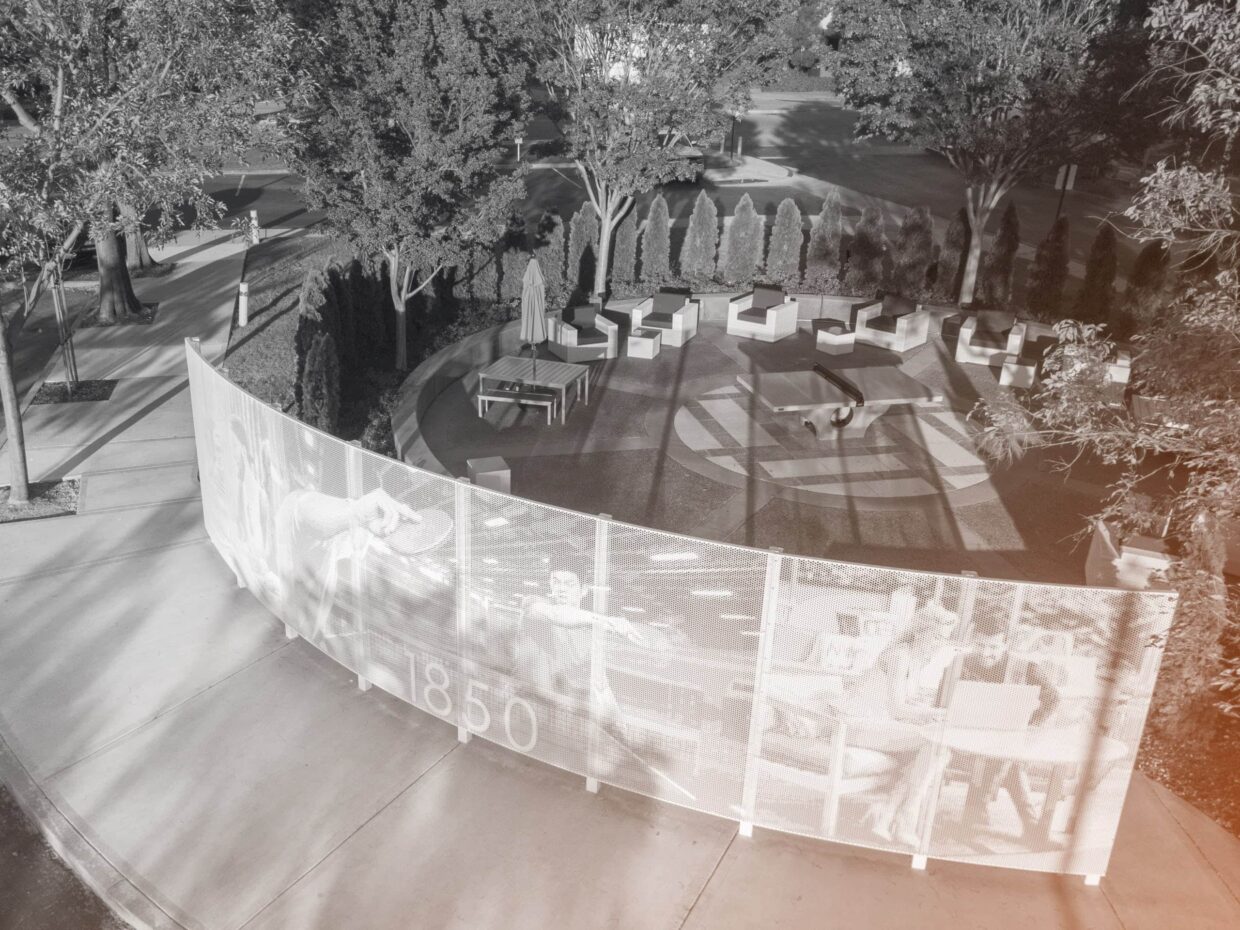 1850 Gateway Courtyard