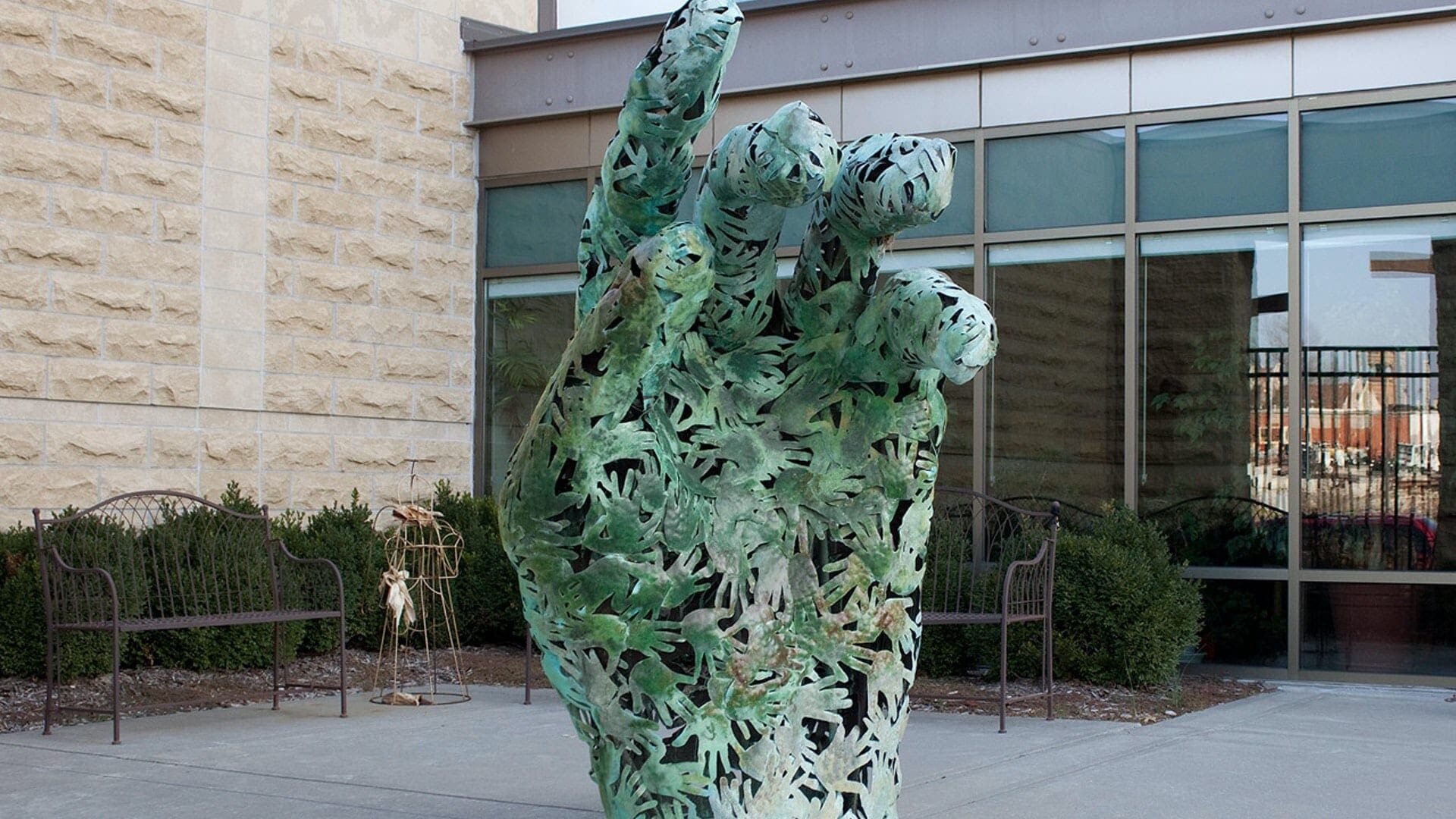 2_hands-of-man-green-patina